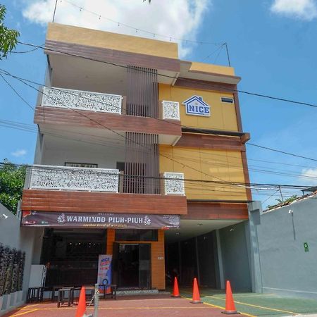 RedDoorz Plus near Patung Kuda Undip Jatingaleh Bagian luar foto