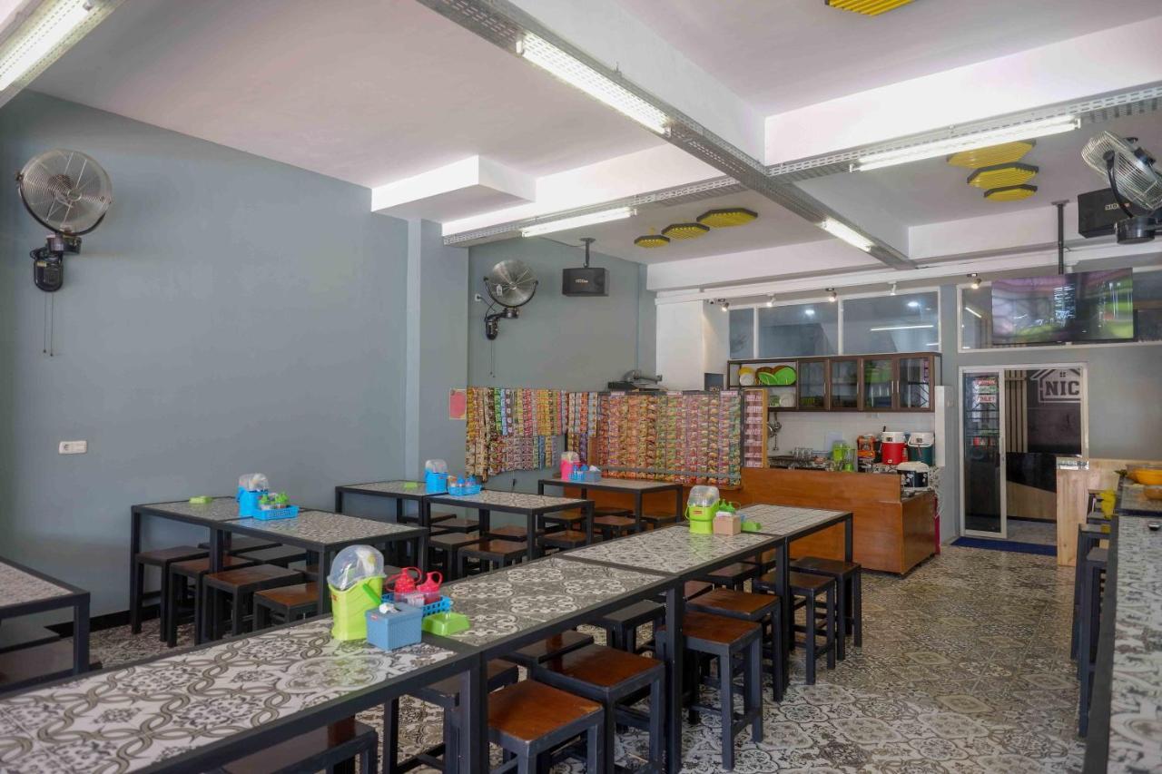 RedDoorz Plus near Patung Kuda Undip Jatingaleh Bagian luar foto