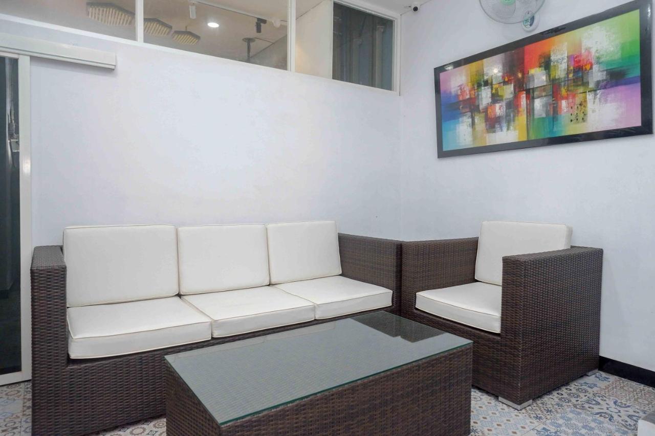RedDoorz Plus near Patung Kuda Undip Jatingaleh Bagian luar foto