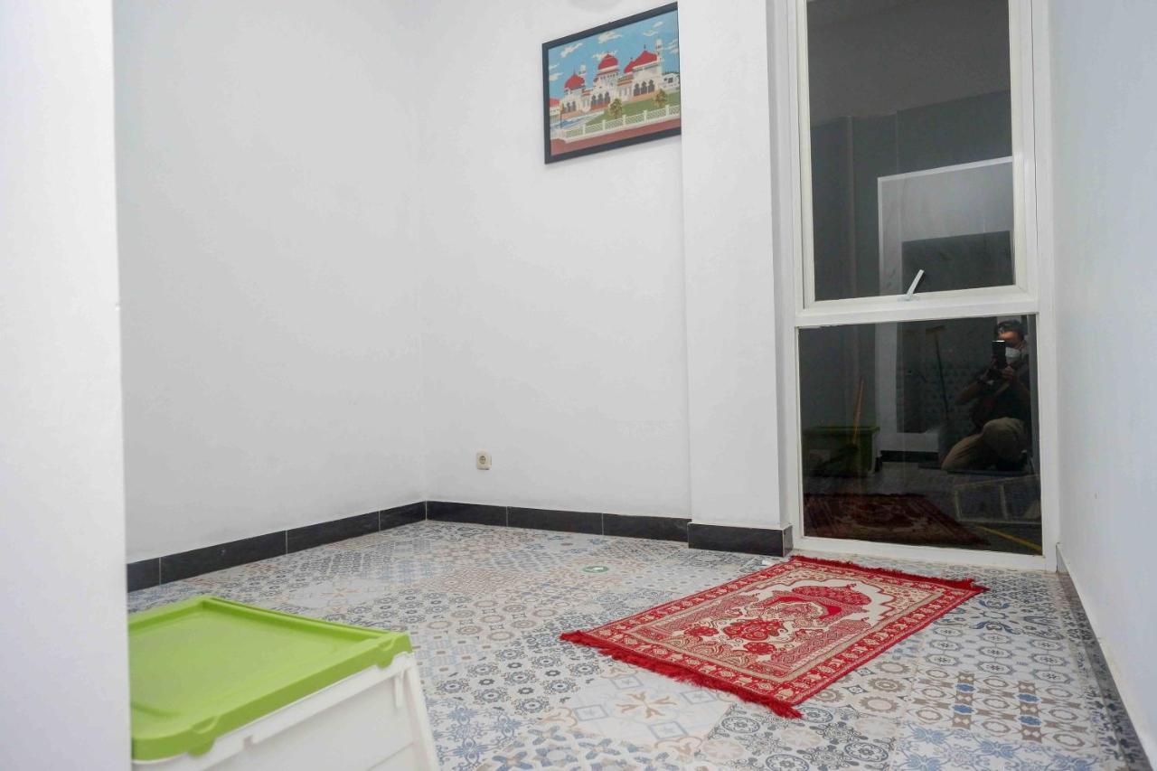 RedDoorz Plus near Patung Kuda Undip Jatingaleh Bagian luar foto