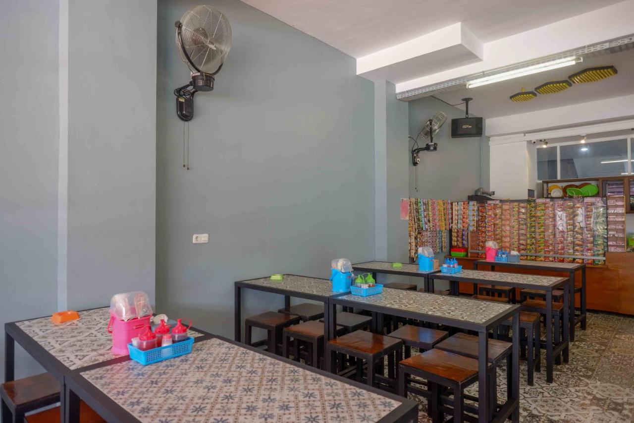 RedDoorz Plus near Patung Kuda Undip Jatingaleh Bagian luar foto