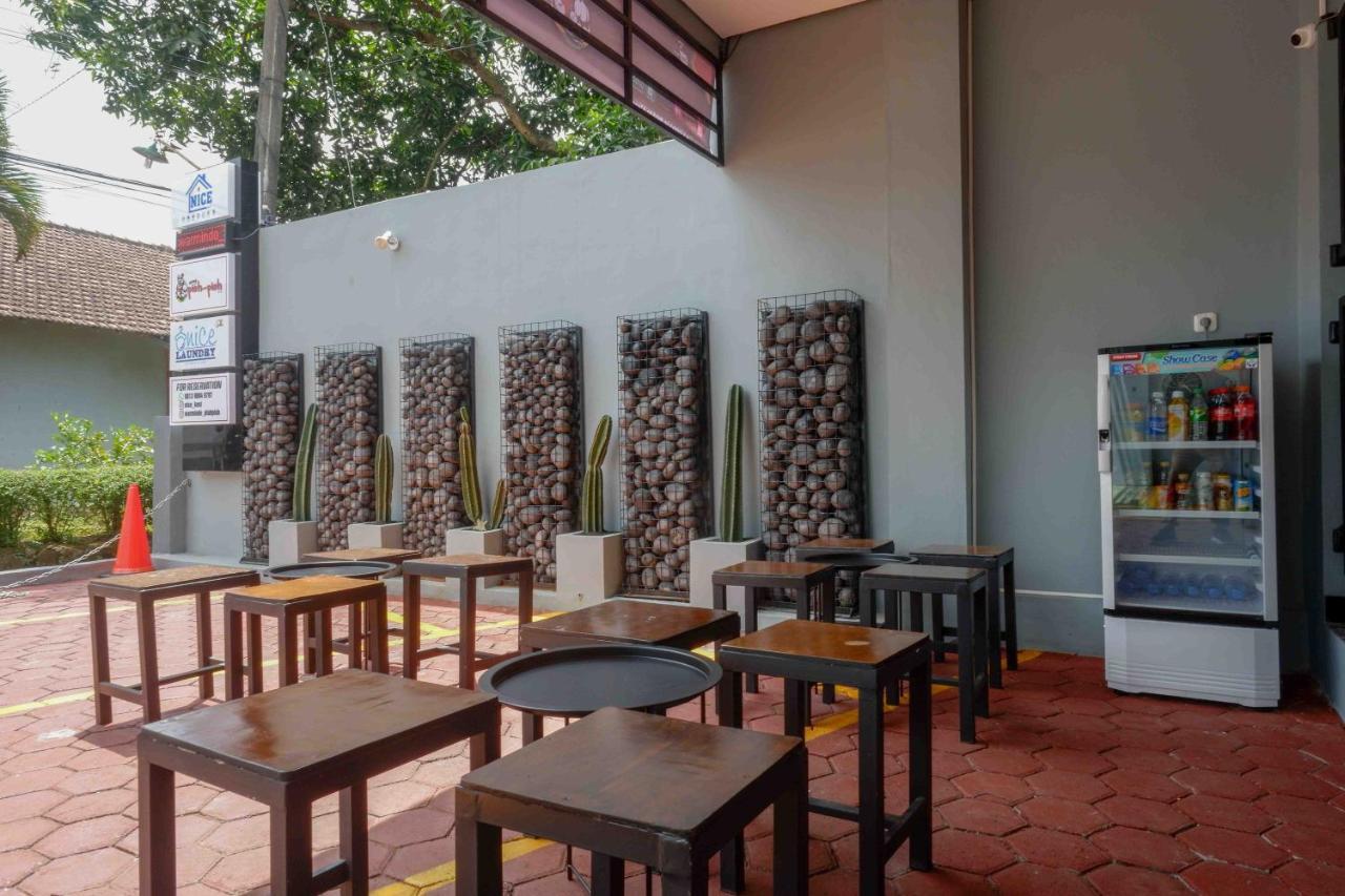 RedDoorz Plus near Patung Kuda Undip Jatingaleh Bagian luar foto