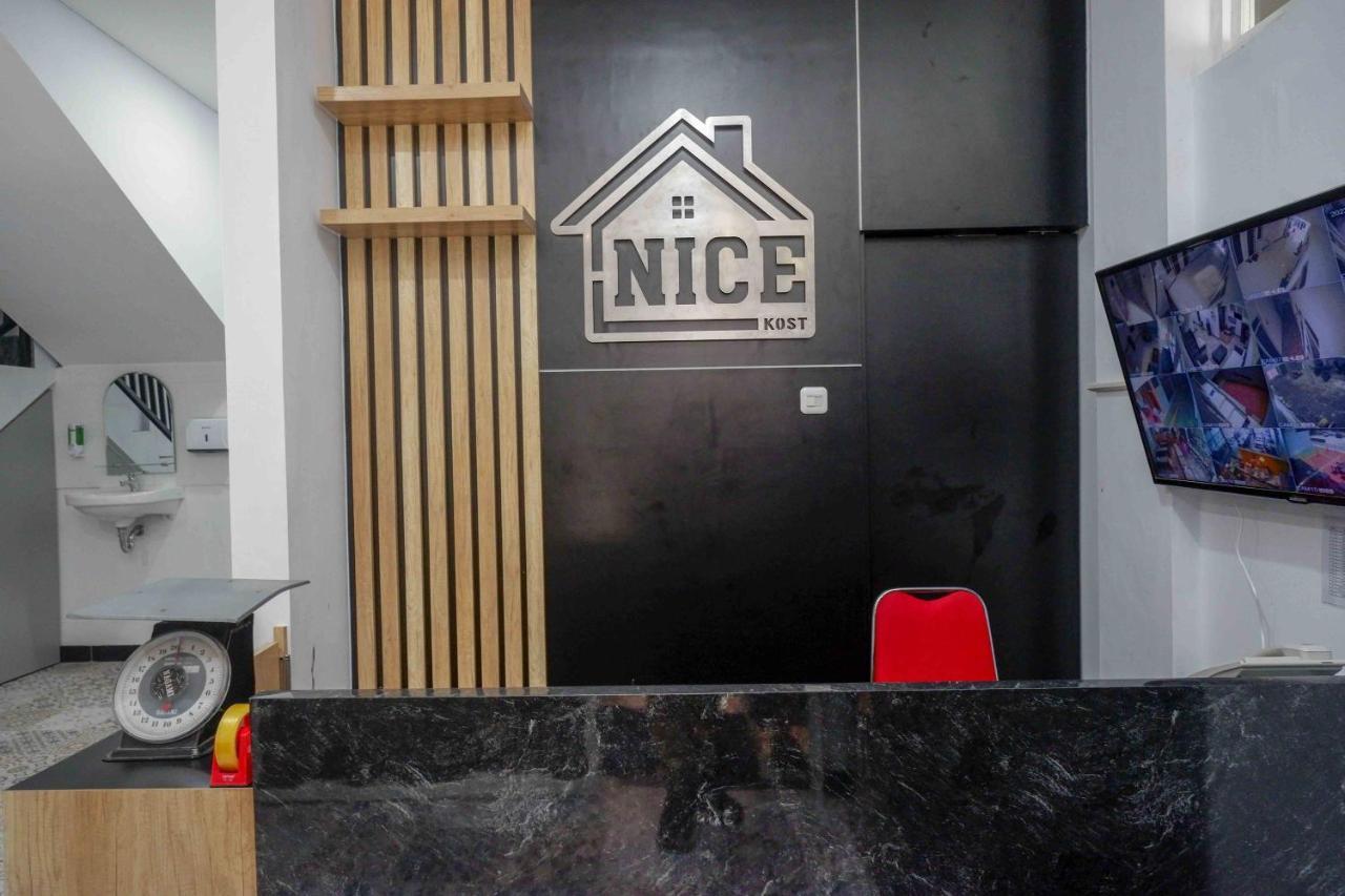 RedDoorz Plus near Patung Kuda Undip Jatingaleh Bagian luar foto