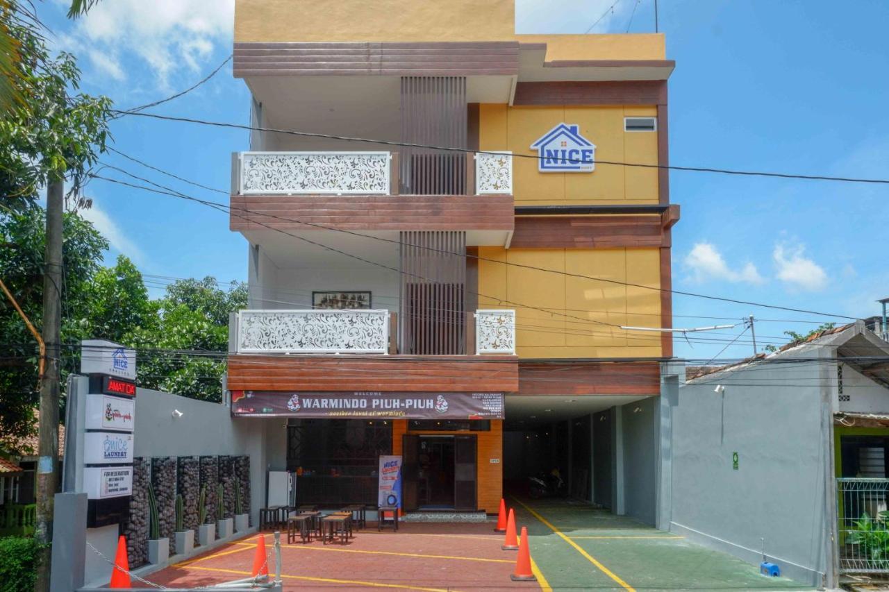 RedDoorz Plus near Patung Kuda Undip Jatingaleh Bagian luar foto